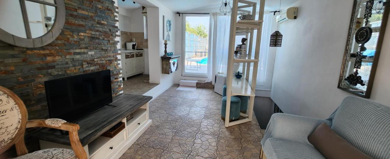 Morii Lake Pool Villa Bucureşti Ngoại thất bức ảnh
