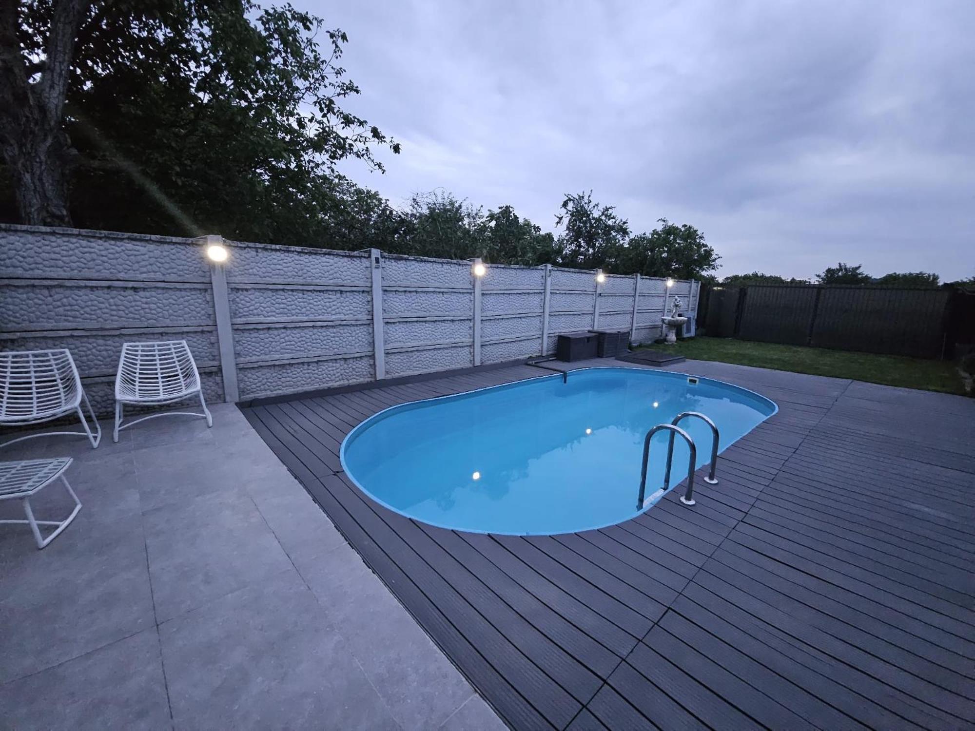 Morii Lake Pool Villa Bucureşti Ngoại thất bức ảnh